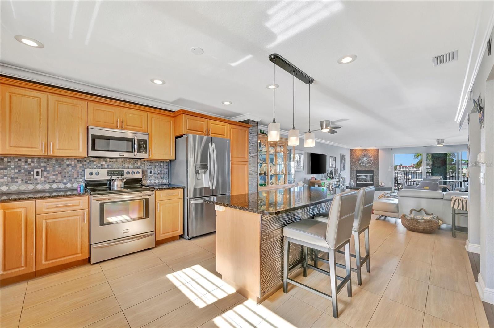 ISLAND TWNHMS TREASURE ISLAND - Residential