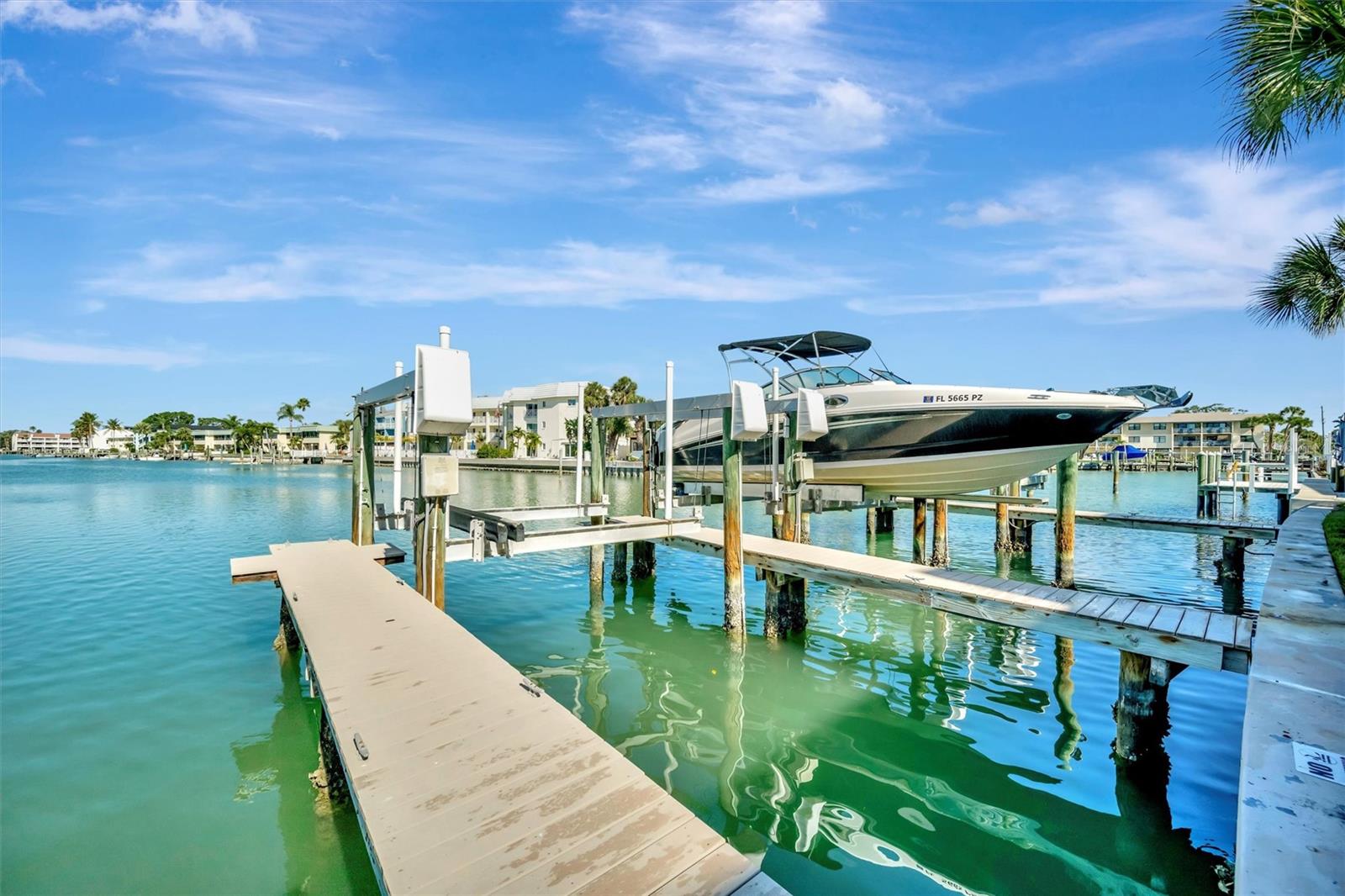 ISLAND TWNHMS TREASURE ISLAND - Residential