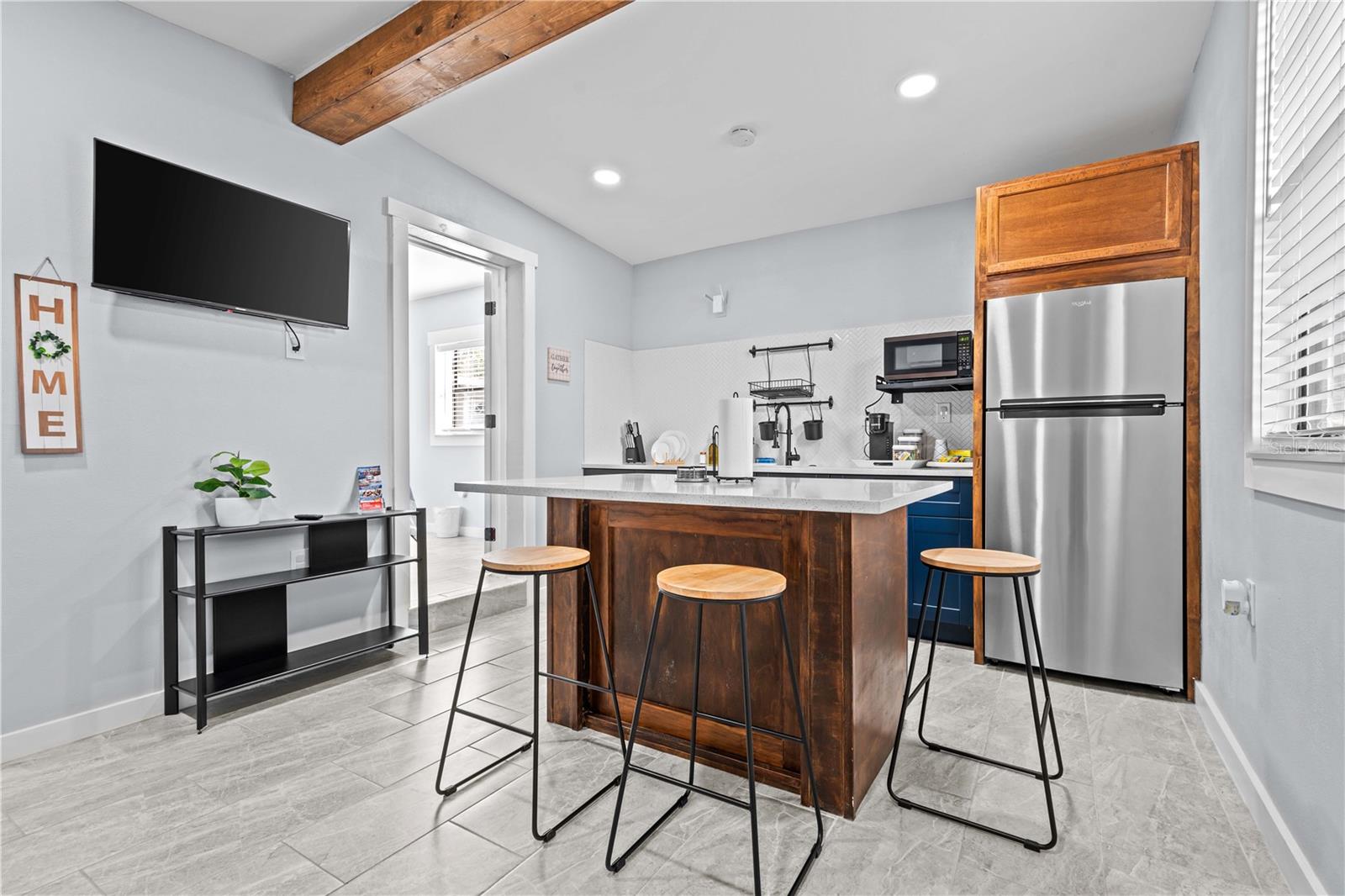 TAMPA OVERLOOK - Residential Lease