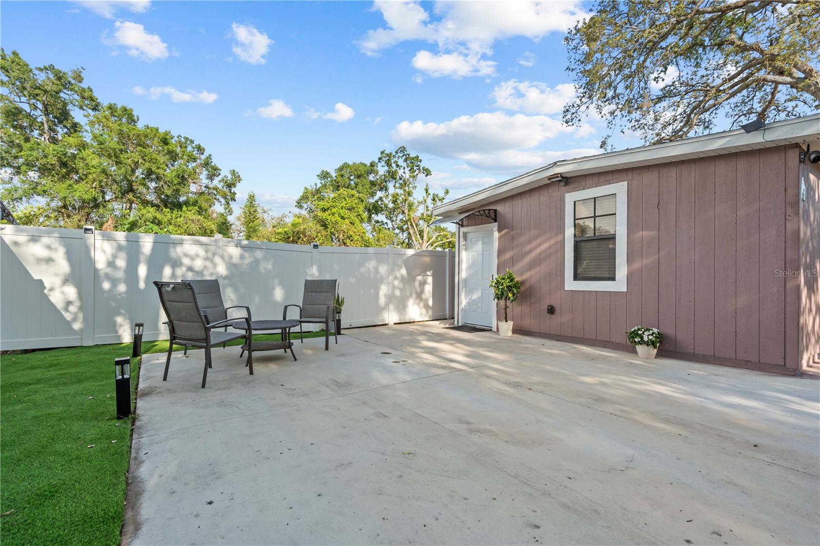 TAMPA OVERLOOK - Residential Lease