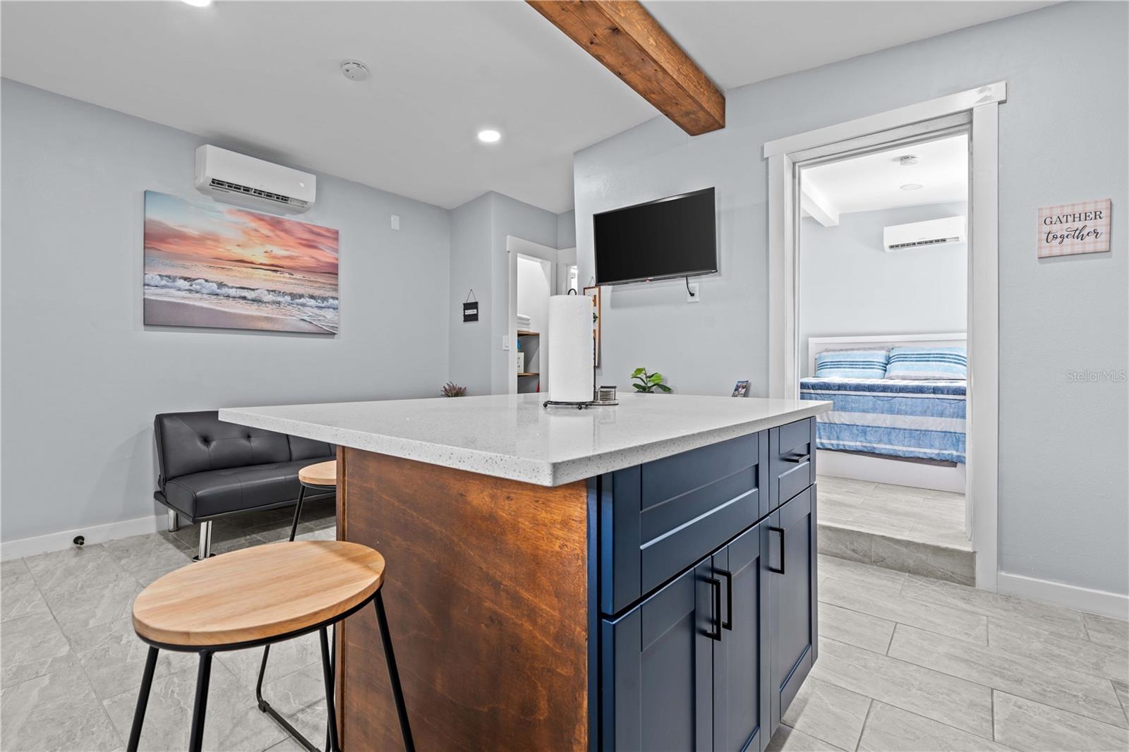 TAMPA OVERLOOK - Residential Lease