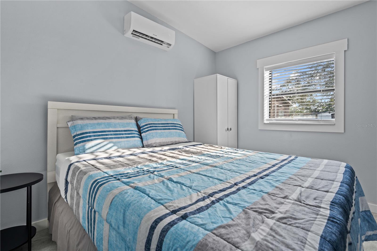 TAMPA OVERLOOK - Residential Lease