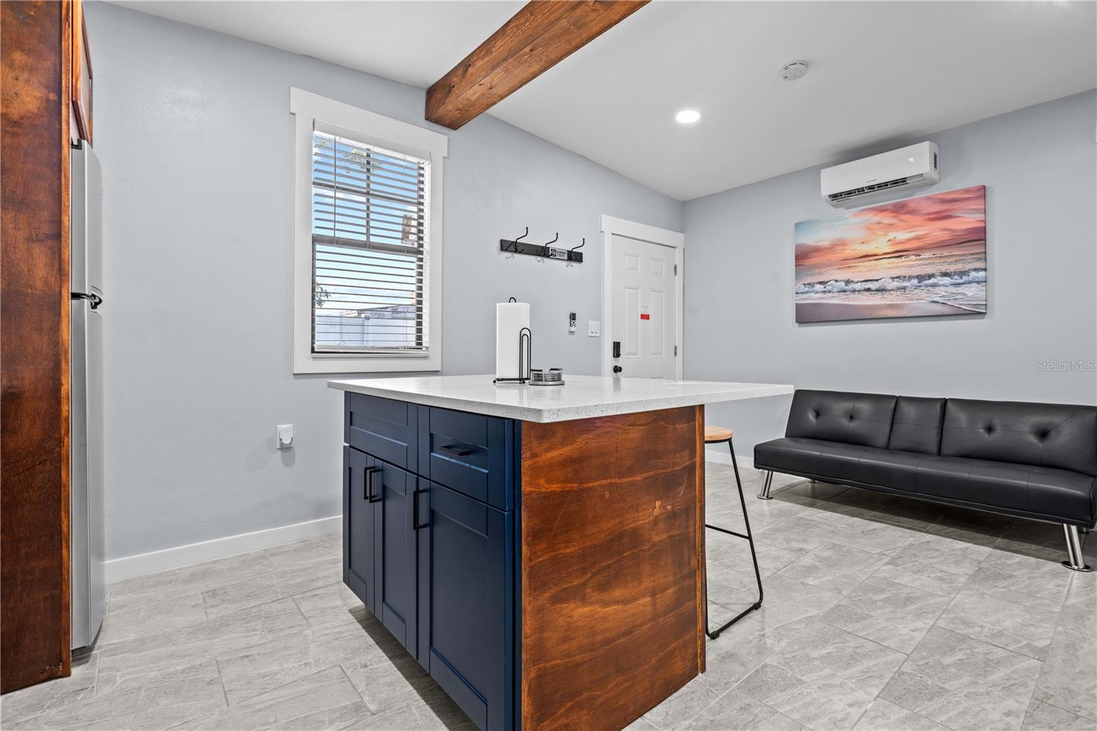 TAMPA OVERLOOK - Residential Lease