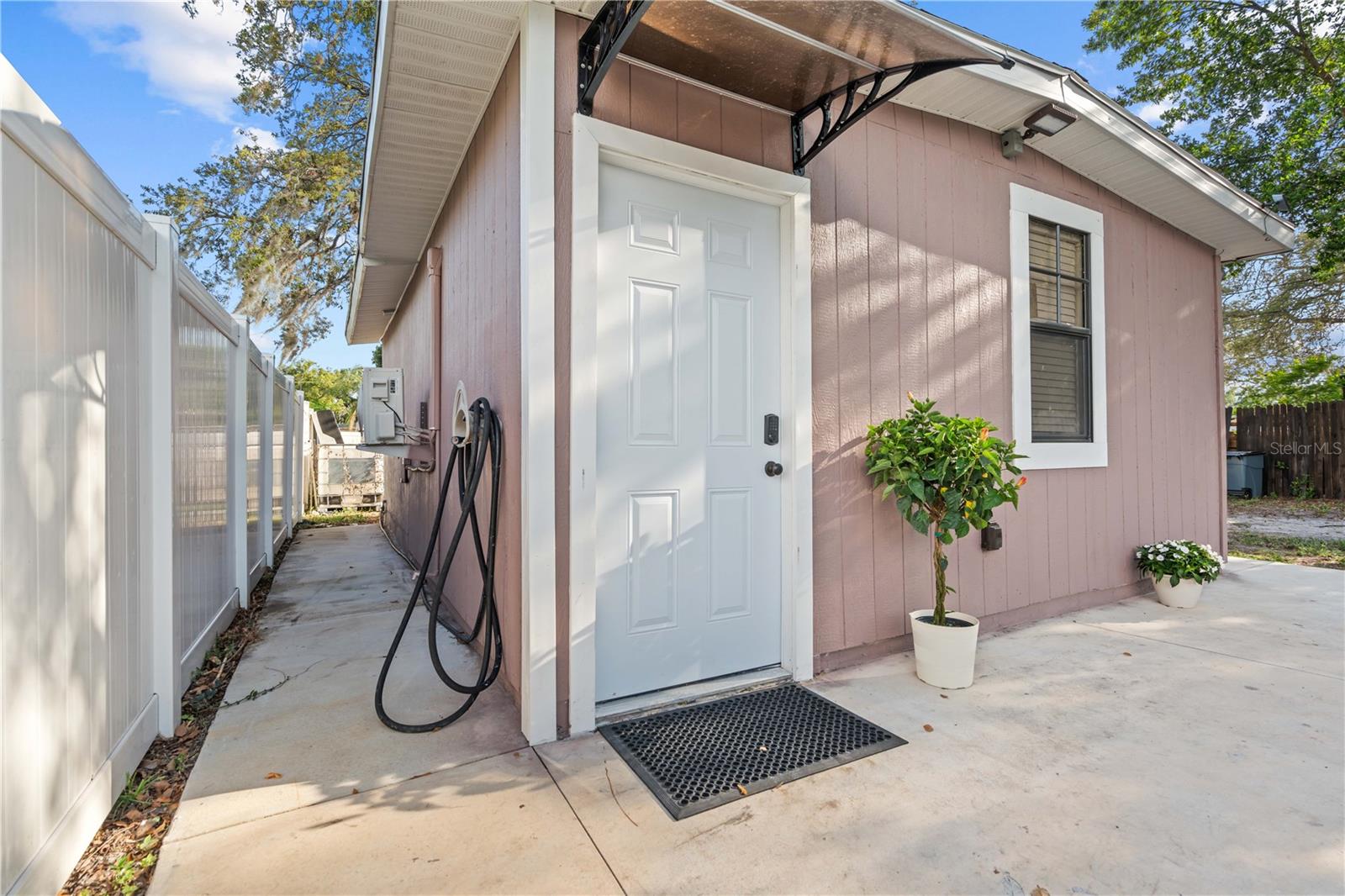 TAMPA OVERLOOK - Residential Lease