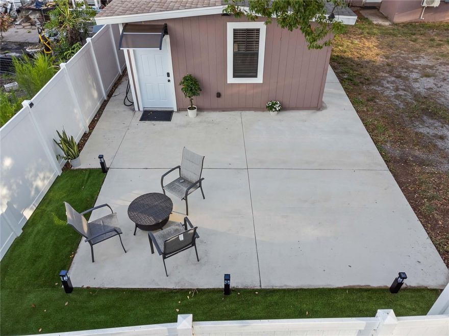 Welcome to this cozy fully renovated 1 bedroom 1bathroom efficiency. Features a kitchenette, fridge, microwave, cookplate, mini-split A/C, on-site parking, and nearby laundromats. Just minutes from USF, Uptown, and a short drive to Downtown Tampa, easy access to work, dining, and entertainment. All utilities included: water, electricity, internet, garbage. Lease: 12 months, 1-month deposit, no pets. Requirements: background check, 600+ credit score, no prior evictions. Fast approval! 
Optional furniture rental fee $30/month.