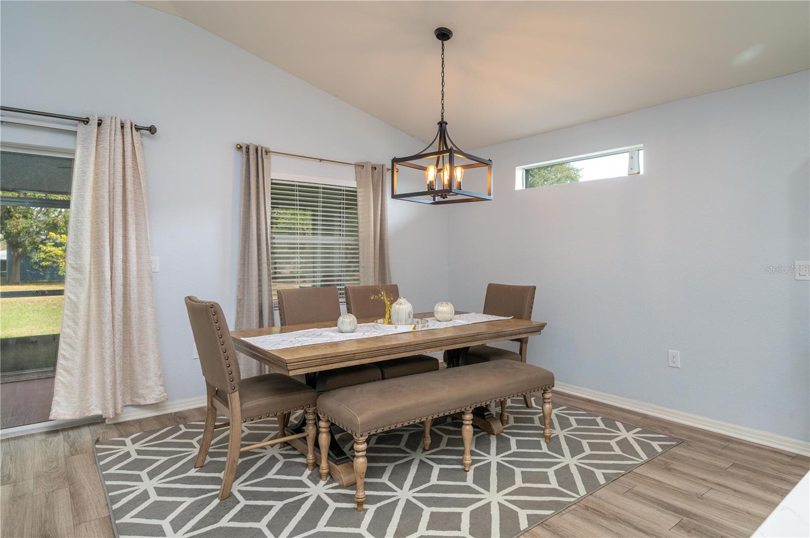 LAKES TR 04 - Residential Lease