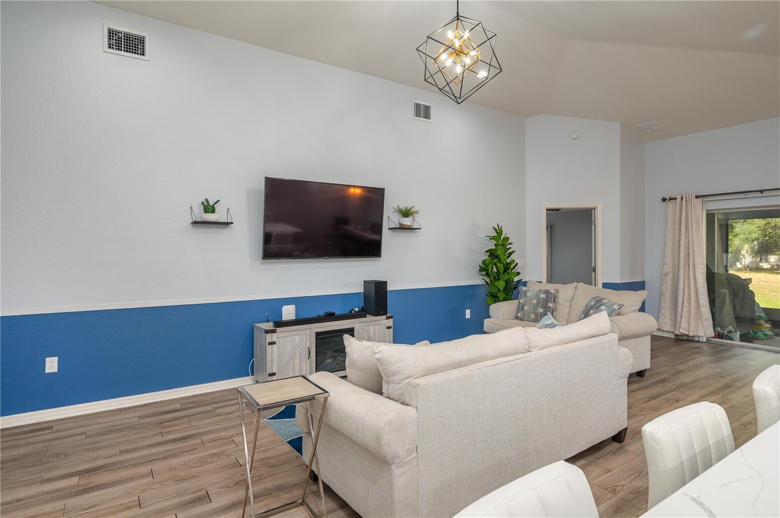 LAKES TR 04 - Residential Lease