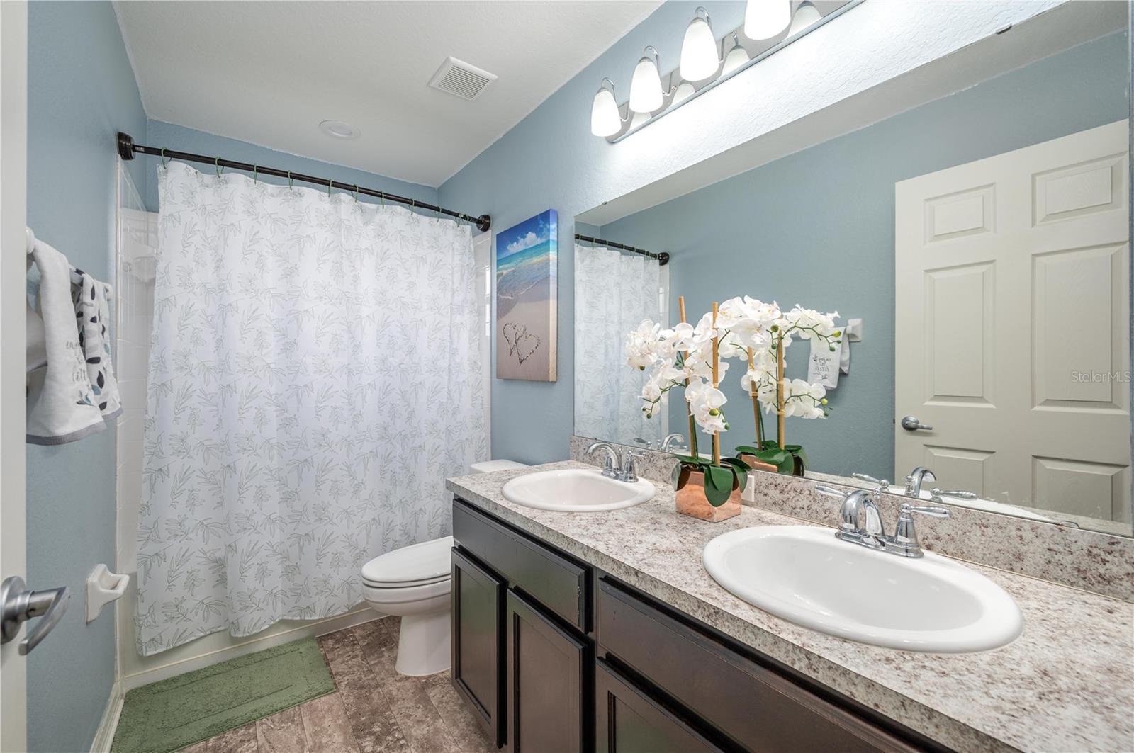 LAKES TR 04 - Residential Lease