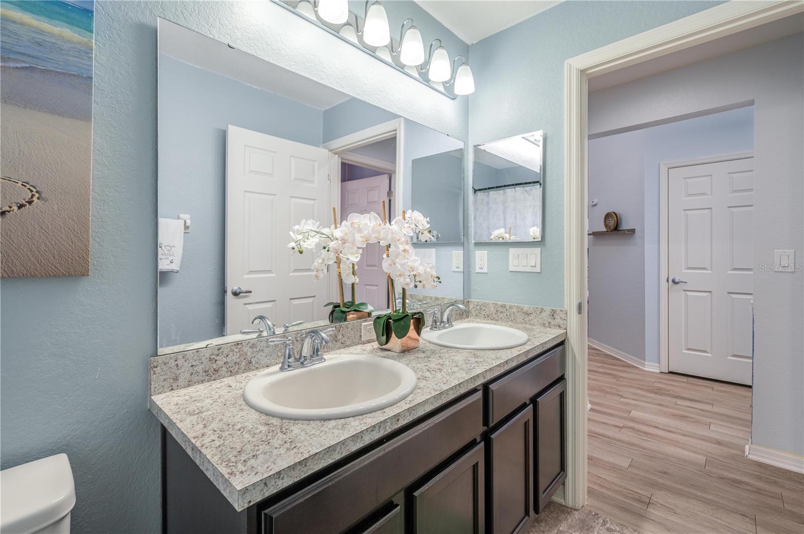 LAKES TR 04 - Residential Lease