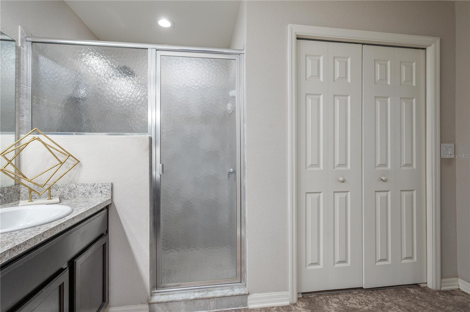 LAKES TR 04 - Residential Lease