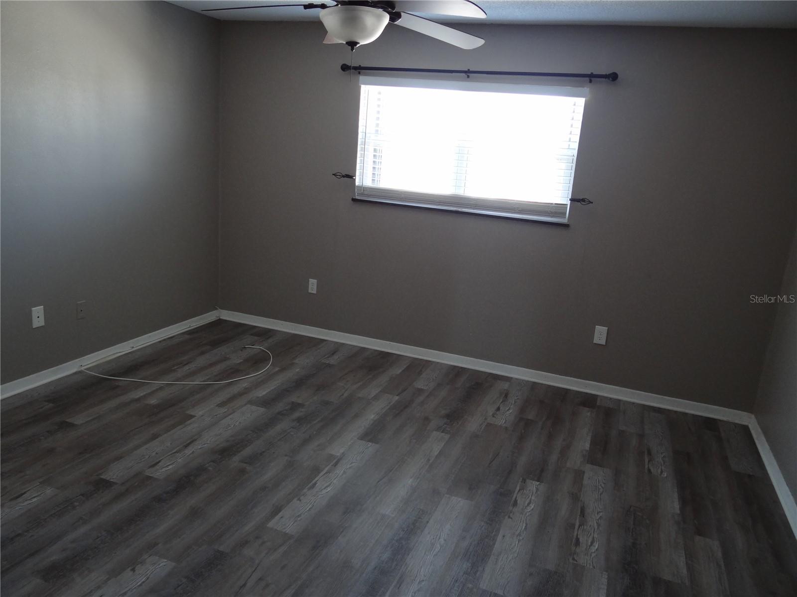 PARADISE SHORES - Residential Lease