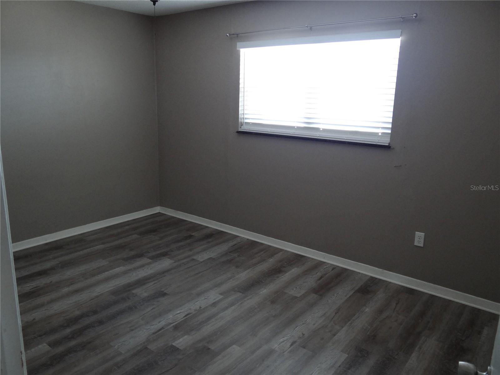 PARADISE SHORES - Residential Lease