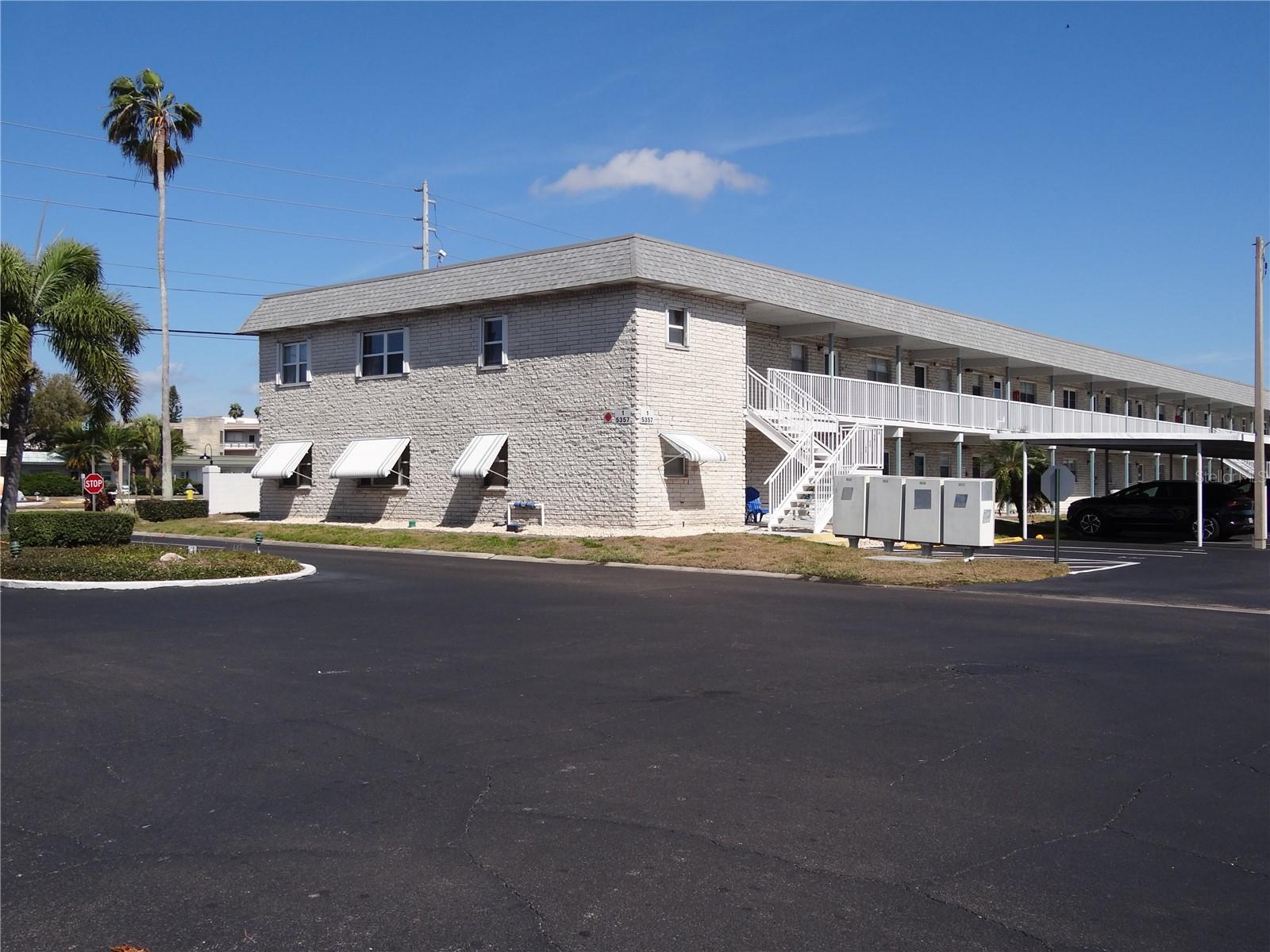 PARADISE SHORES - Residential Lease