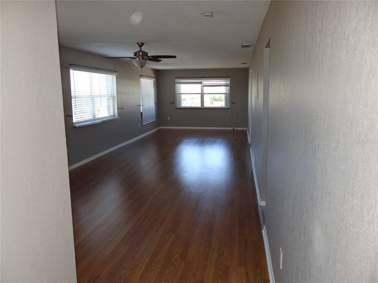 PARADISE SHORES - Residential Lease