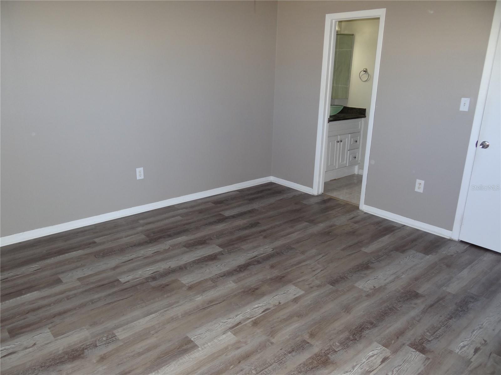 PARADISE SHORES - Residential Lease