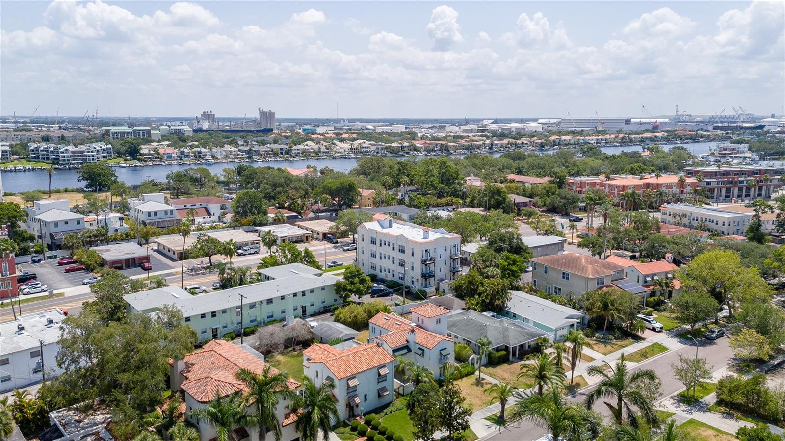 DAVIS ISLANDS PB10 PG52 TO 57 - Residential