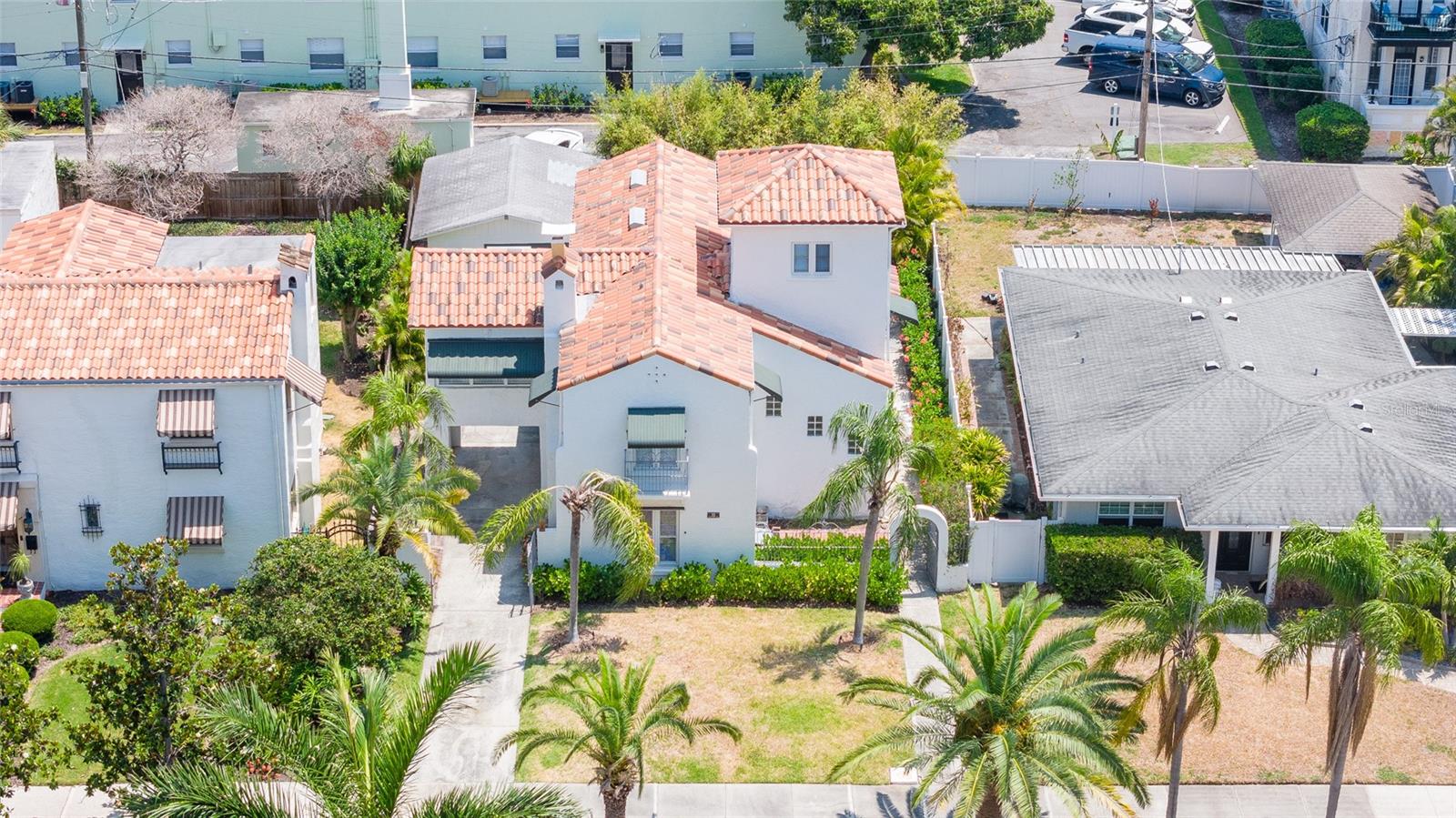 DAVIS ISLANDS PB10 PG52 TO 57 - Residential