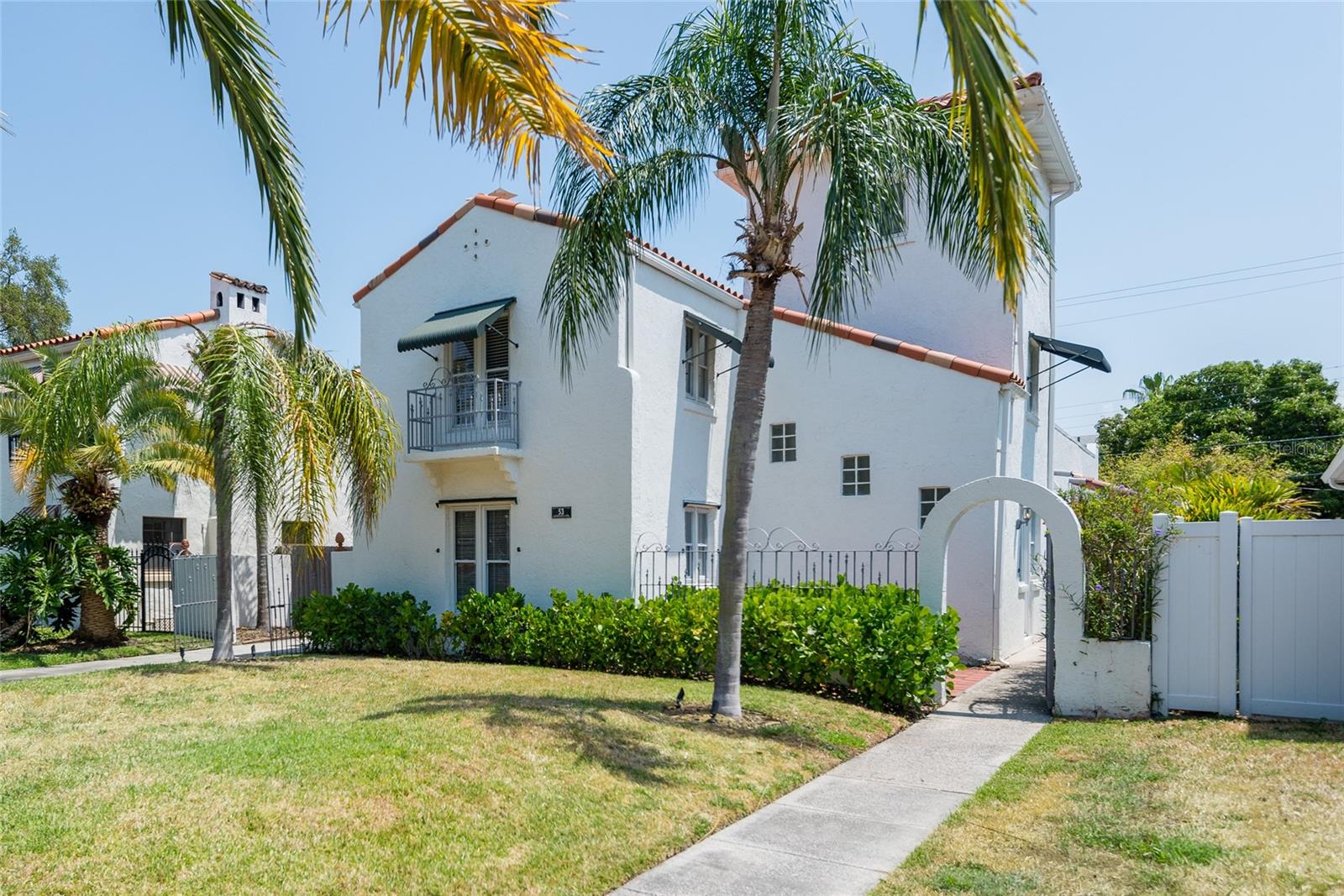 DAVIS ISLANDS PB10 PG52 TO 57 - Residential