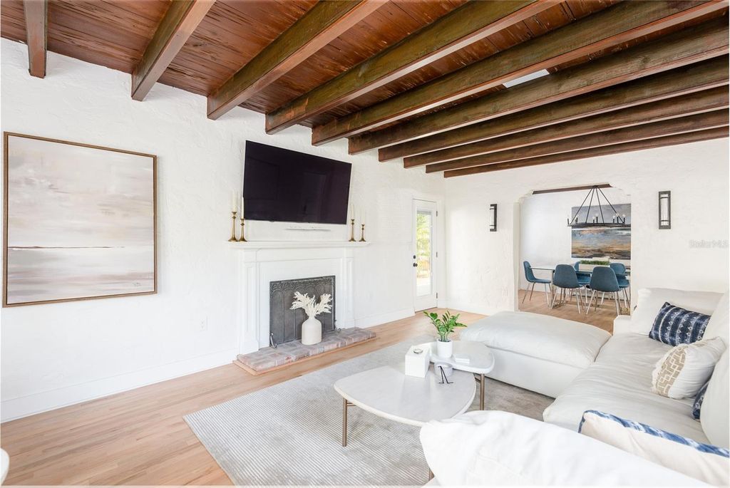 Photo of 53 Albemarle Avenue, Tampa, FL 33606 (MLS # TB8462261)