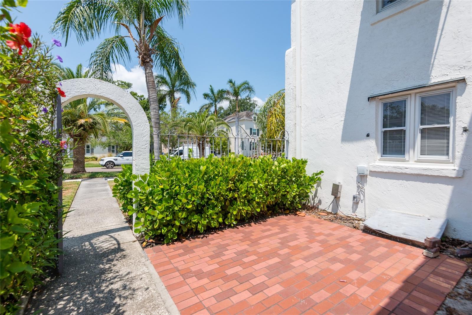 DAVIS ISLANDS PB10 PG52 TO 57 - Residential