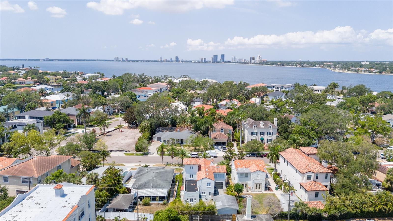 DAVIS ISLANDS PB10 PG52 TO 57 - Residential