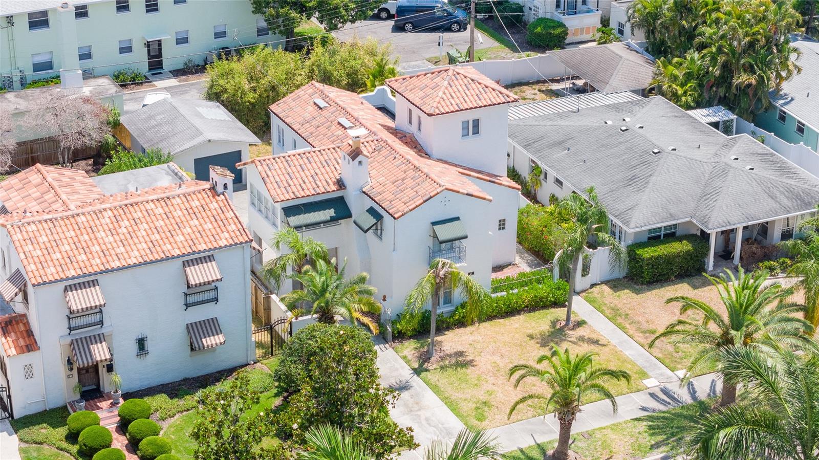 DAVIS ISLANDS PB10 PG52 TO 57 - Residential