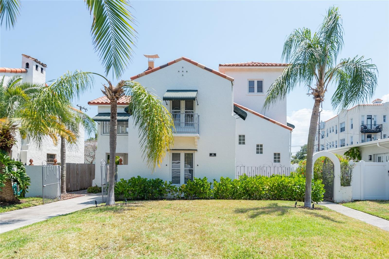 DAVIS ISLANDS PB10 PG52 TO 57 - Residential