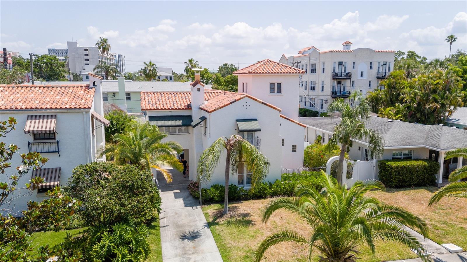 DAVIS ISLANDS PB10 PG52 TO 57 - Residential