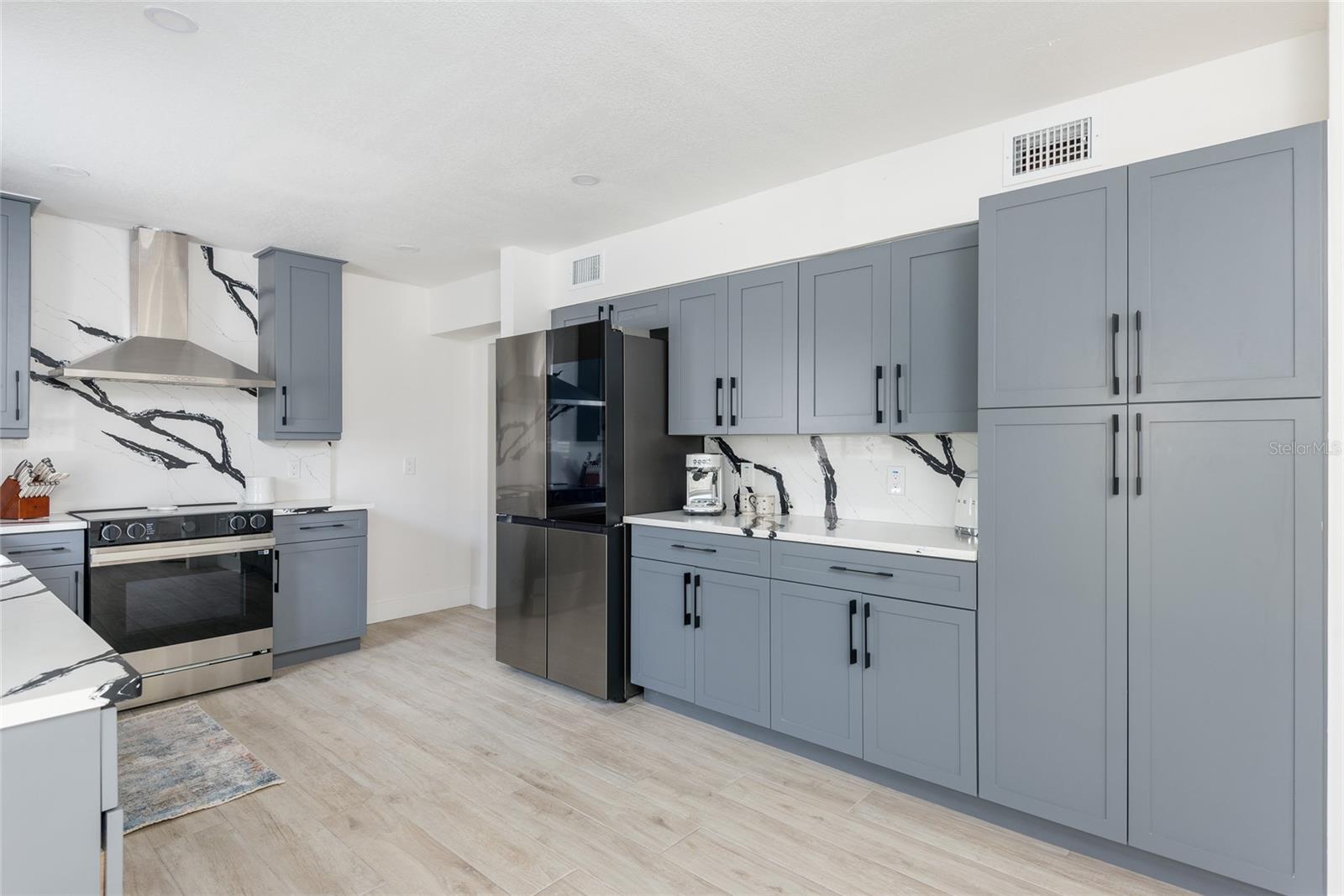 DAVIS ISLANDS PB10 PG52 TO 57 - Residential