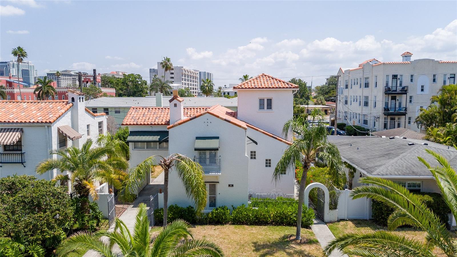 DAVIS ISLANDS PB10 PG52 TO 57 - Residential