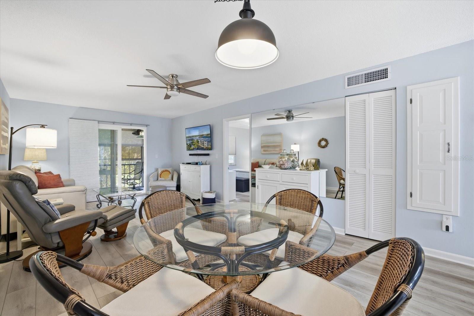 COUNTRY CLUB APTS - Residential