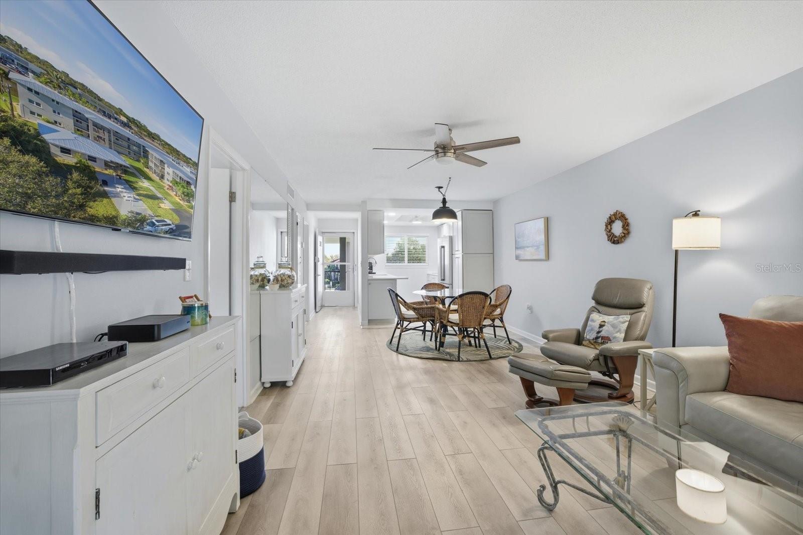 COUNTRY CLUB APTS - Residential