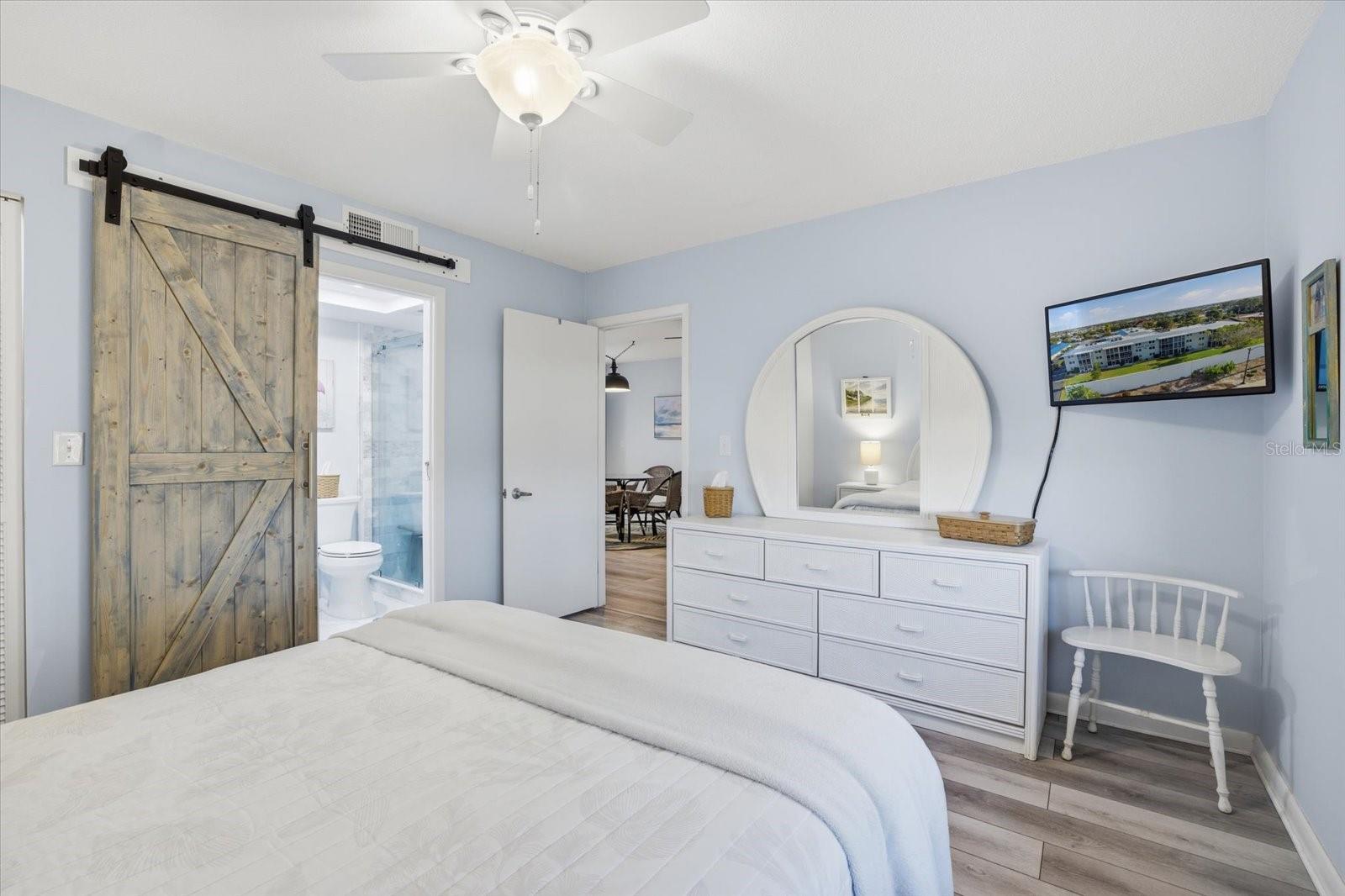 COUNTRY CLUB APTS - Residential