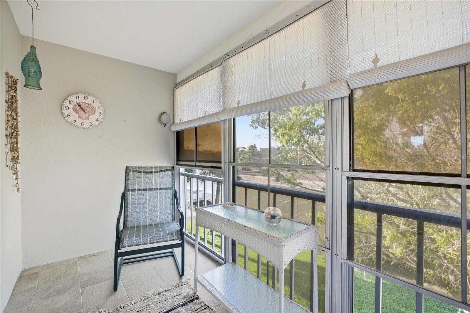 COUNTRY CLUB APTS - Residential