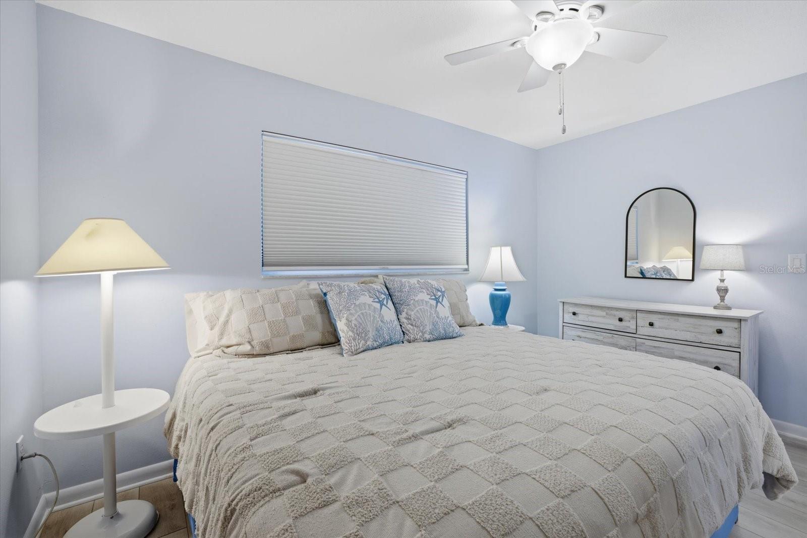 COUNTRY CLUB APTS - Residential