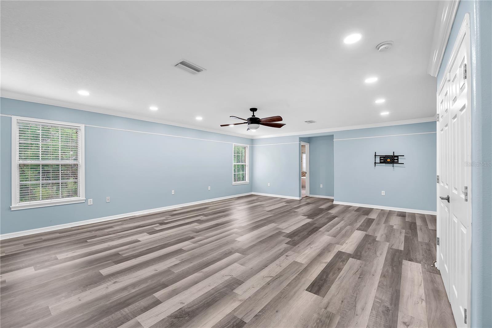 BRUSSELS BOY PH III & IV - Residential