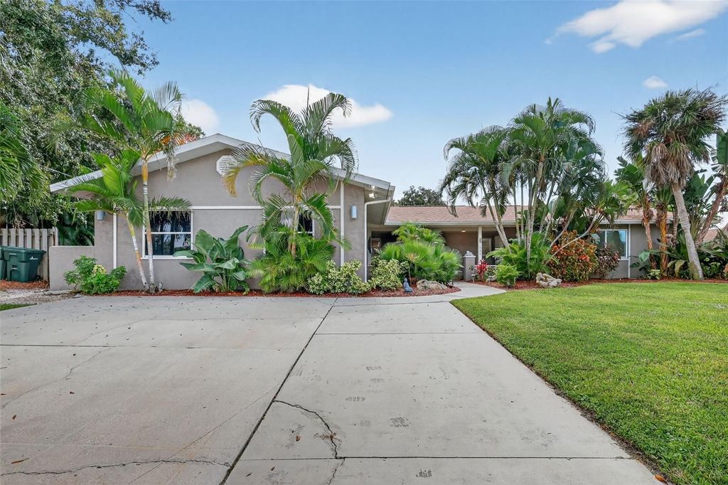 Photo of 1884 Southpointe Drive, Sarasota, FL 34231 (MLS # A4667273)