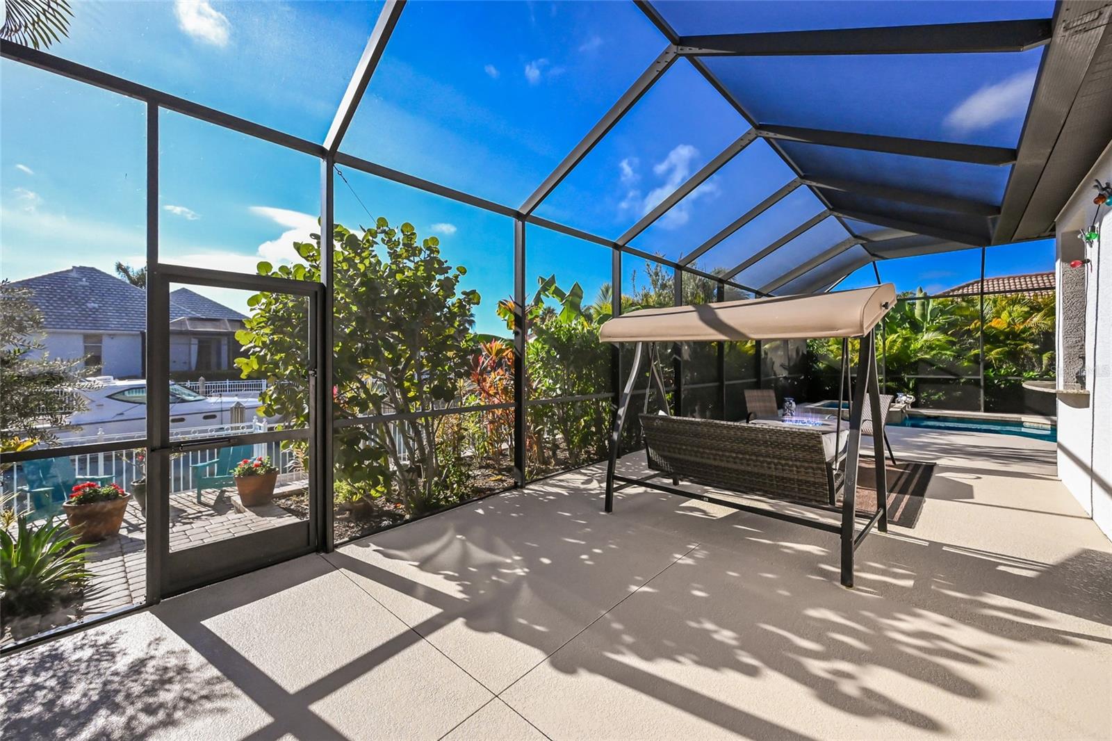 HARBOUR WALK - Residential