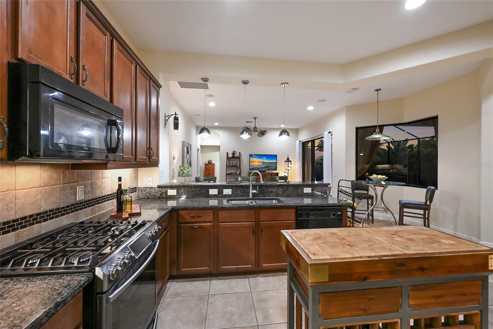 HARBOUR WALK - Residential