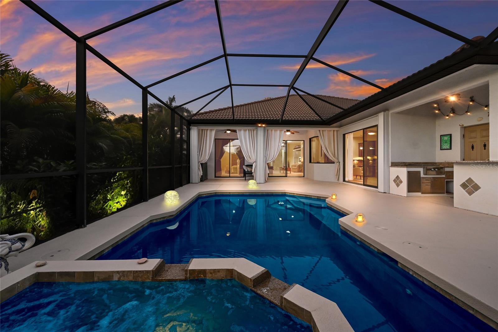 HARBOUR WALK - Residential