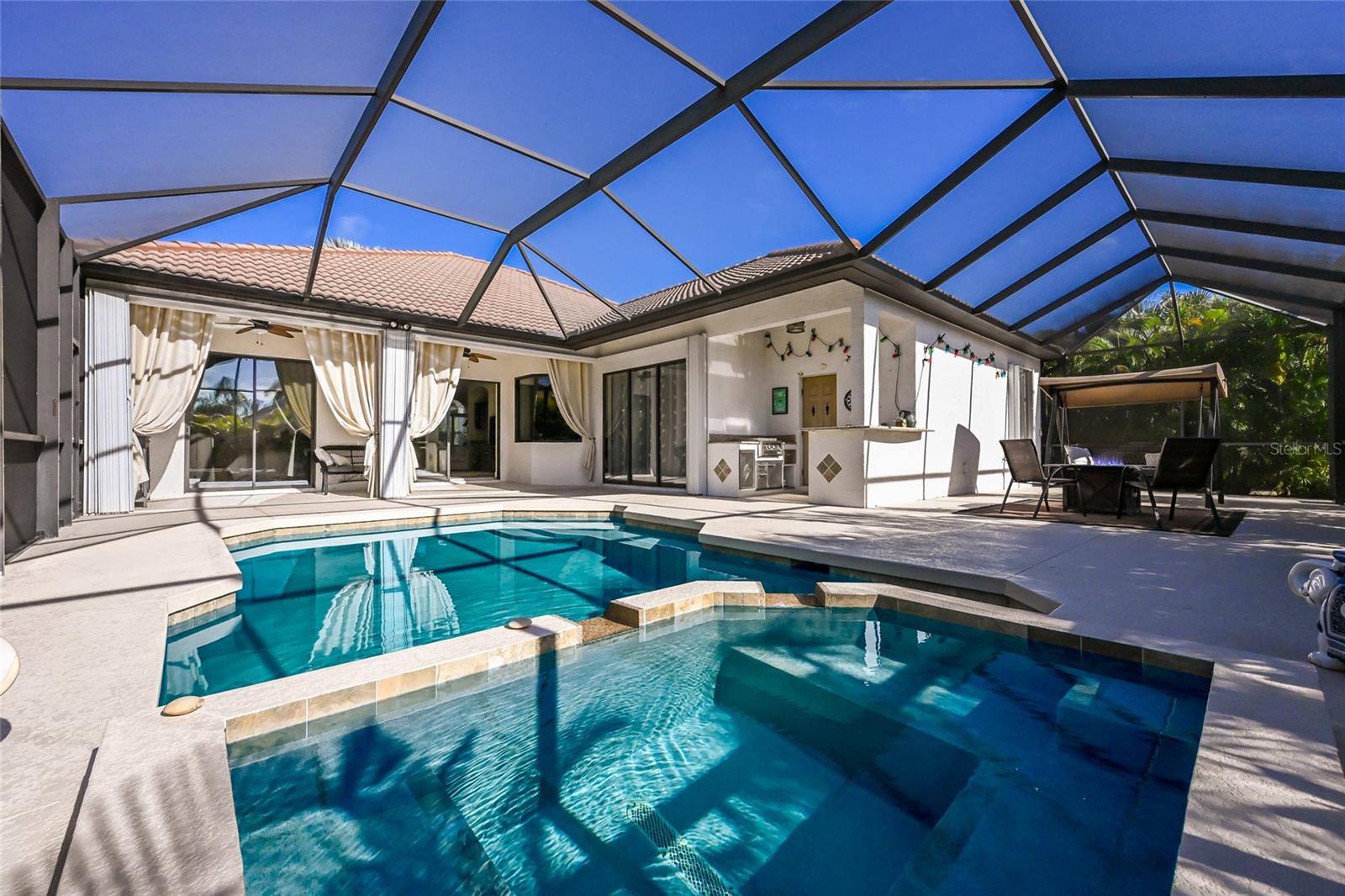 HARBOUR WALK - Residential