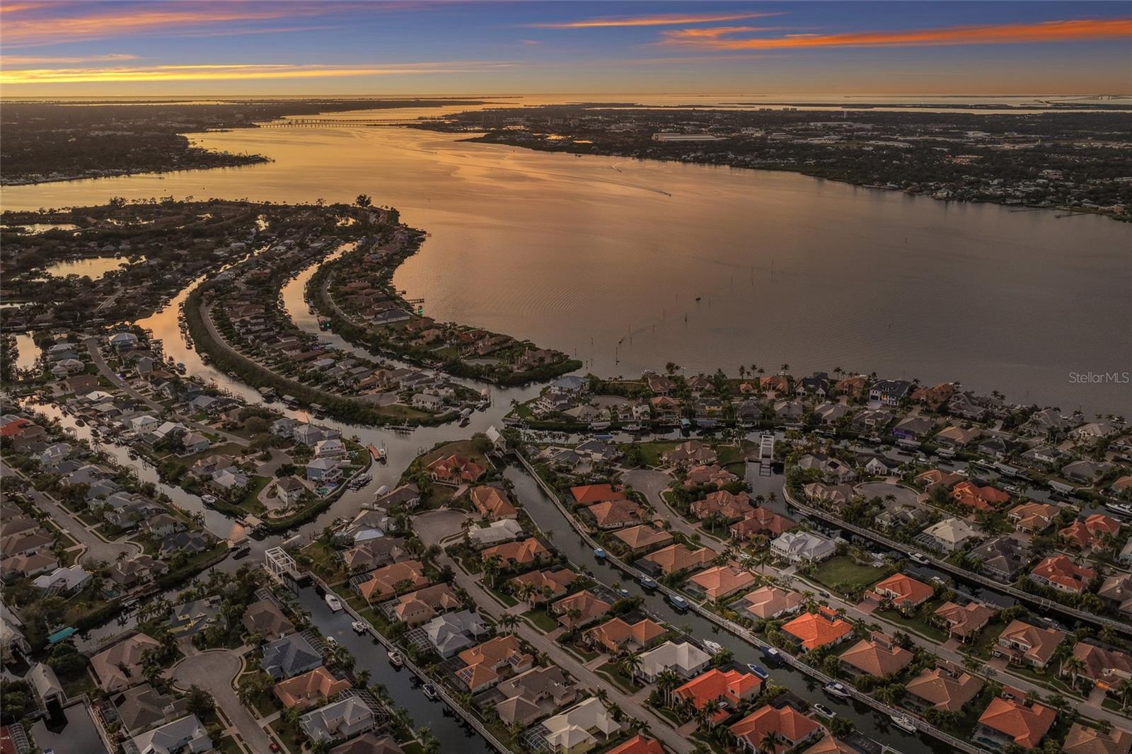 HARBOUR WALK - Residential
