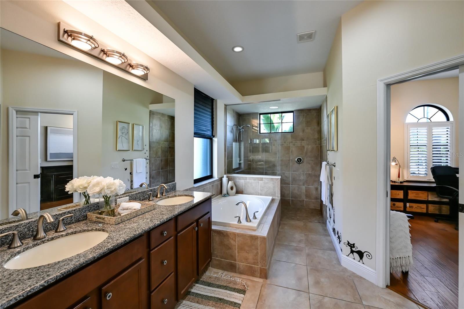 HARBOUR WALK - Residential