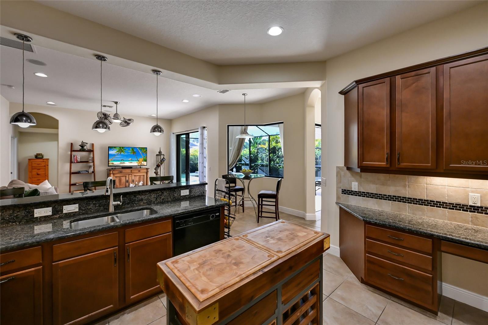 HARBOUR WALK - Residential