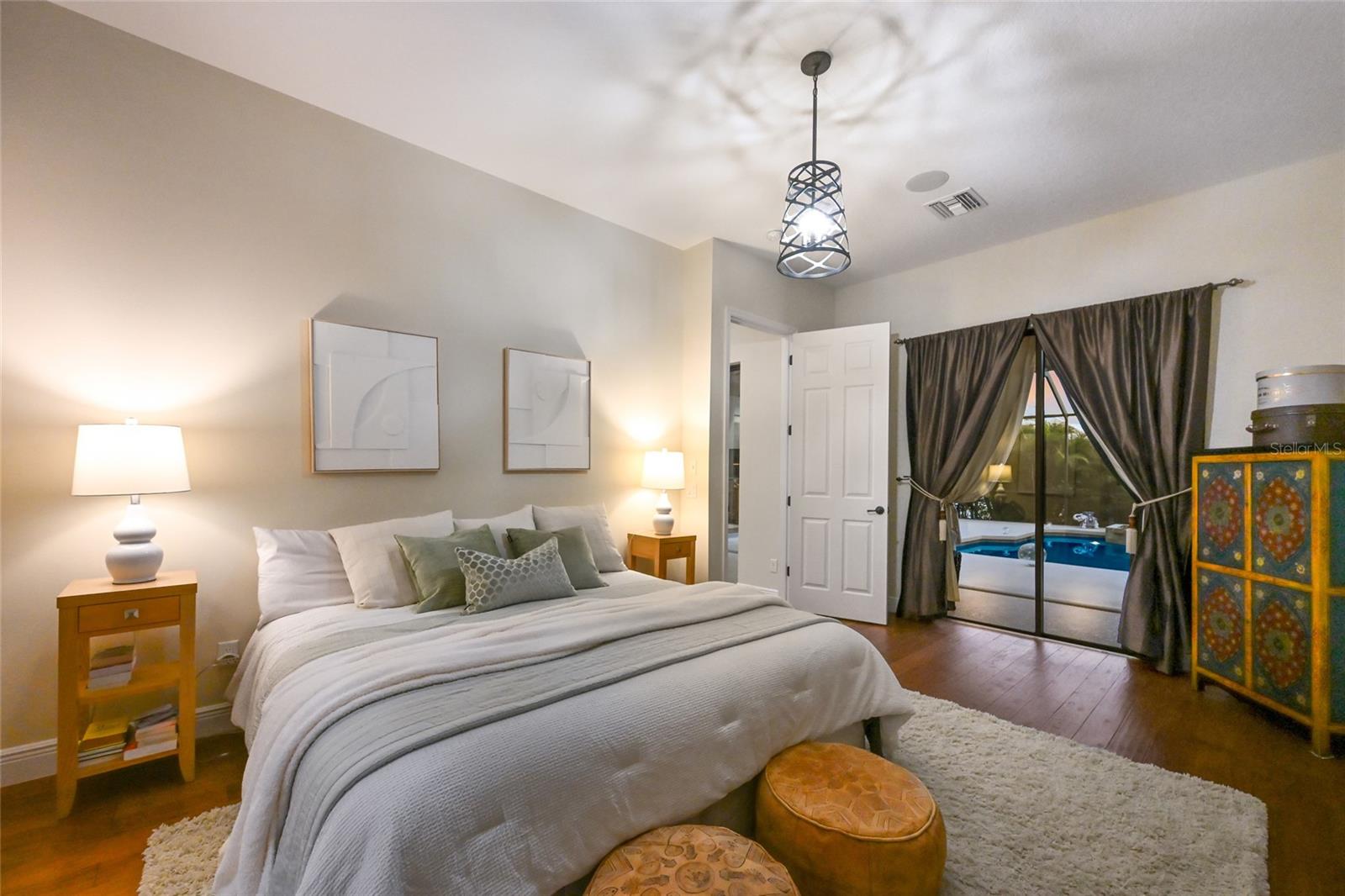 HARBOUR WALK - Residential