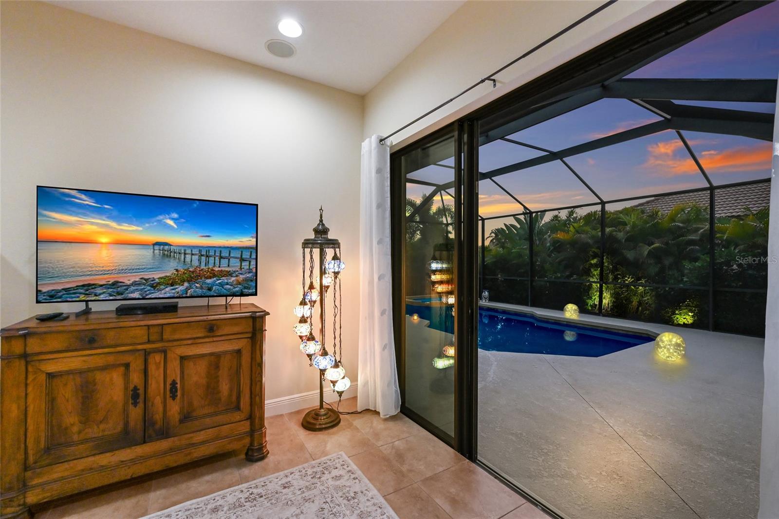 HARBOUR WALK - Residential