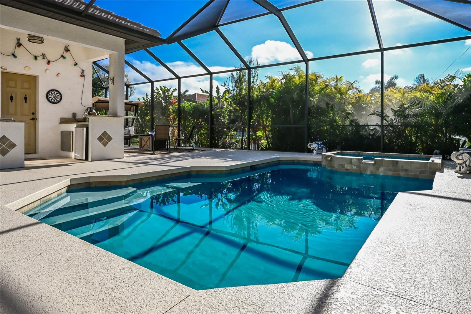 HARBOUR WALK - Residential