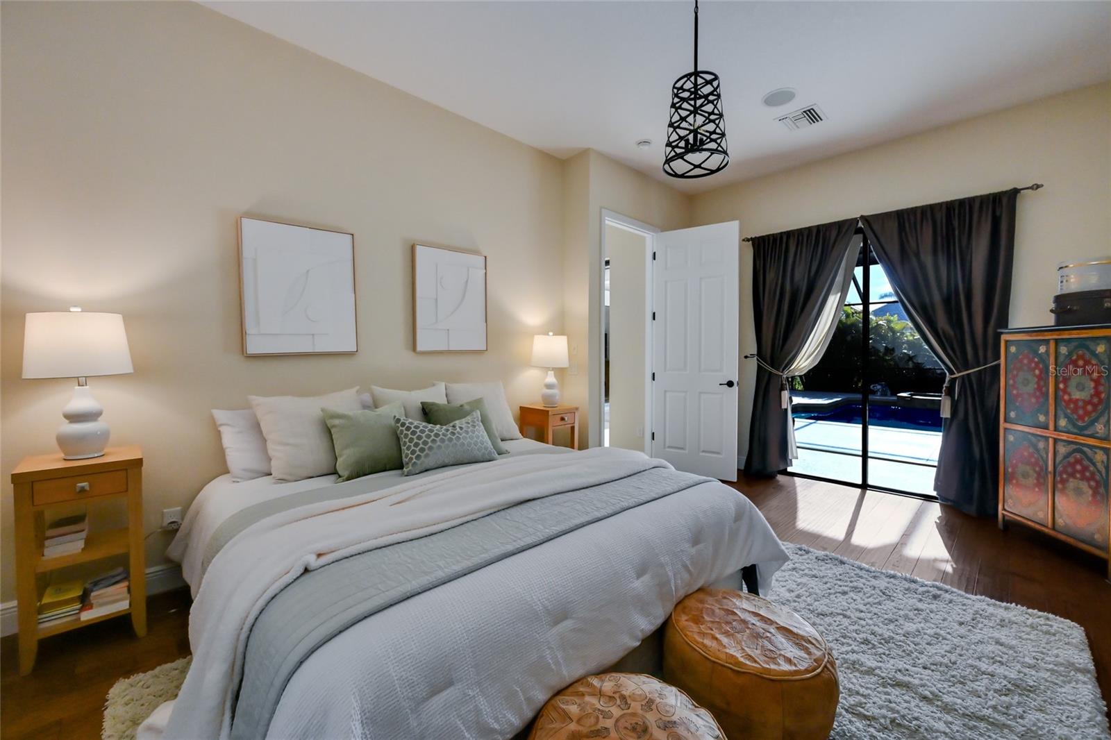 HARBOUR WALK - Residential