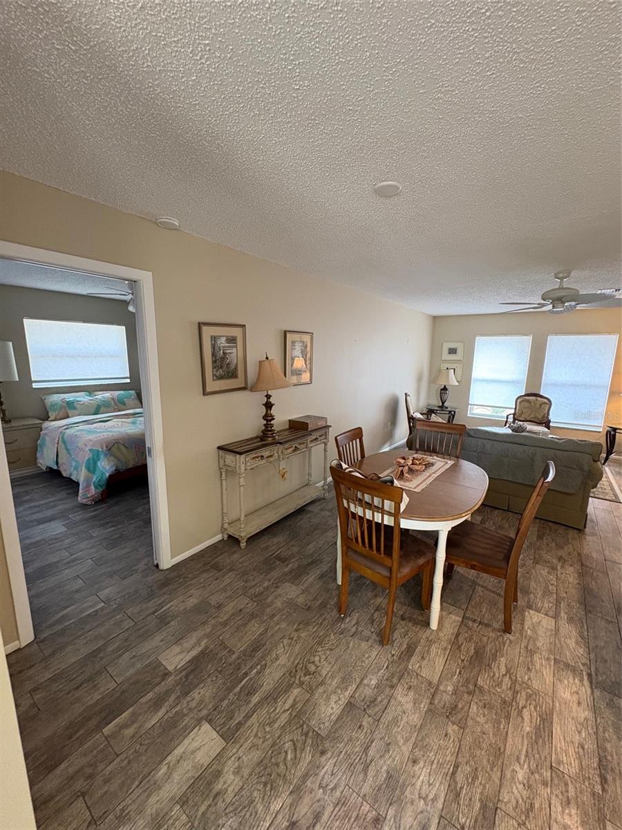 SOUTH VENICE - Residential