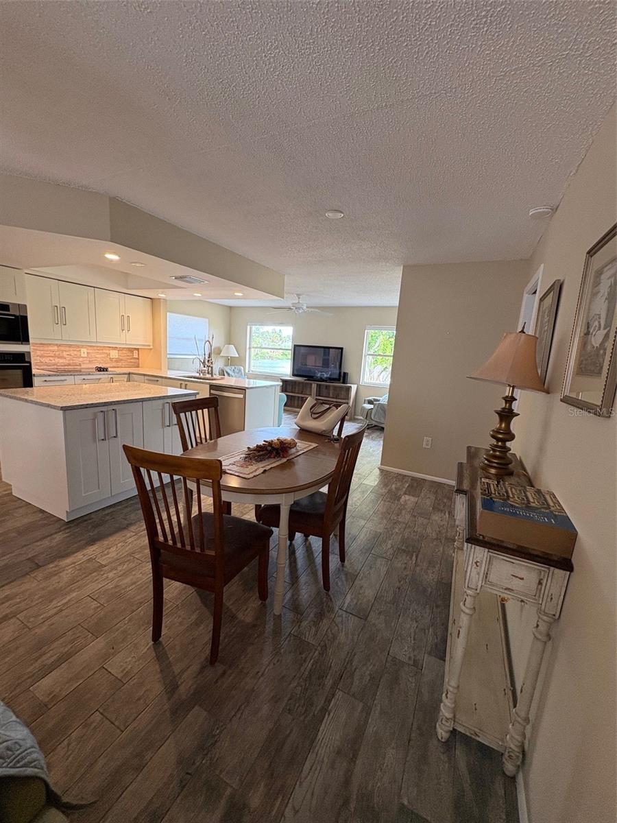 SOUTH VENICE - Residential